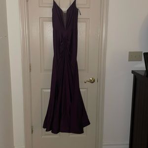 Jessica Ángel formal purple length dress, size 6, 100% polyester.